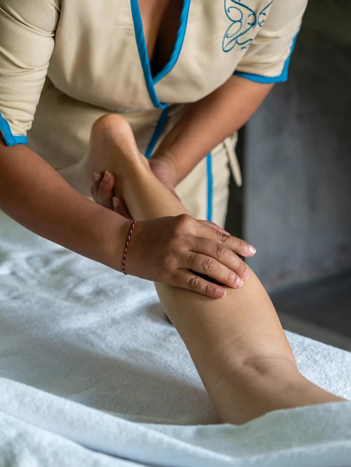 Reflexology — home spa treatment in Dubai by Raha Rituals